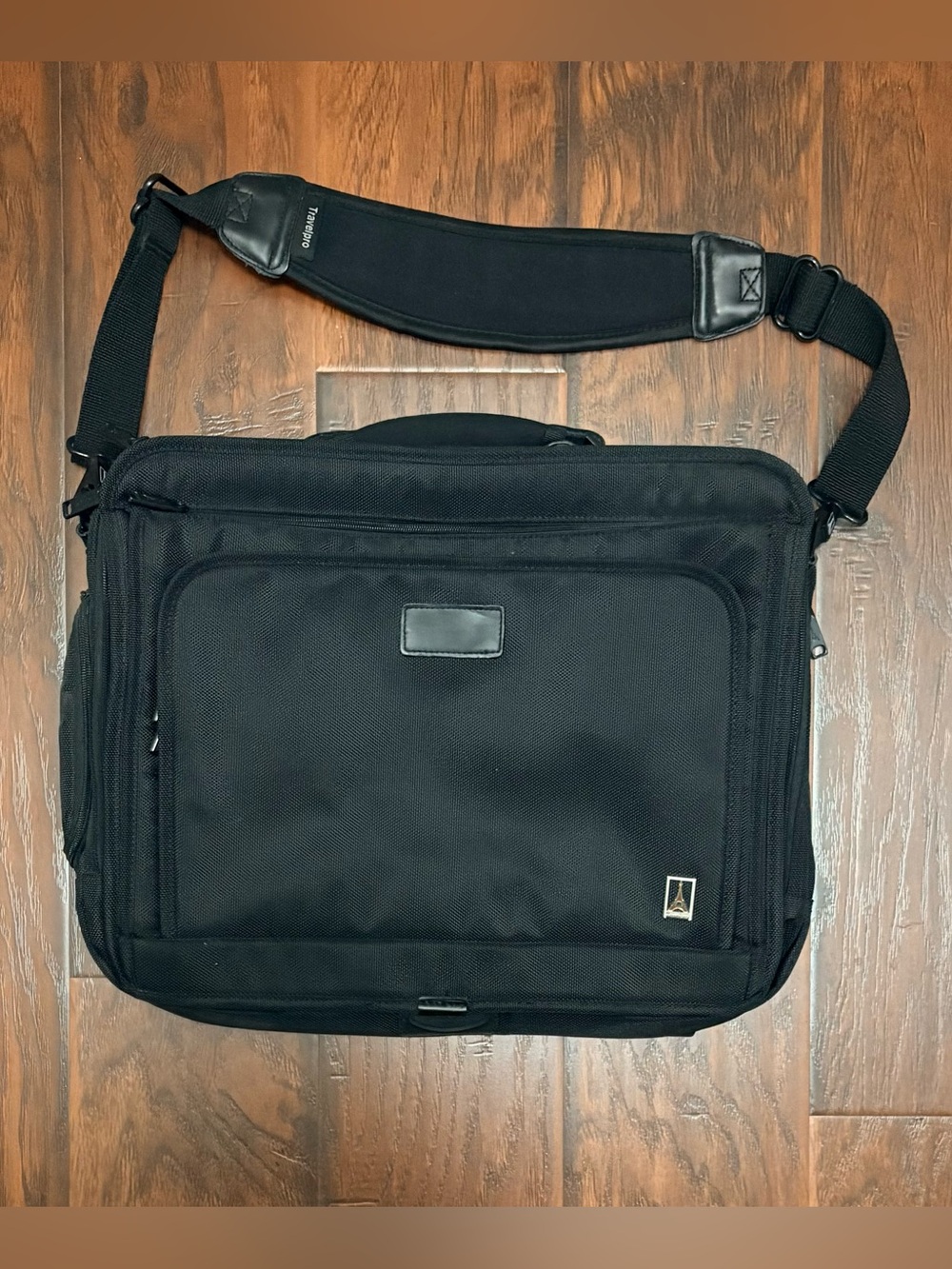 Travelpro Black Expandable Laptop Briefcase Business Travel Shoulder Bag